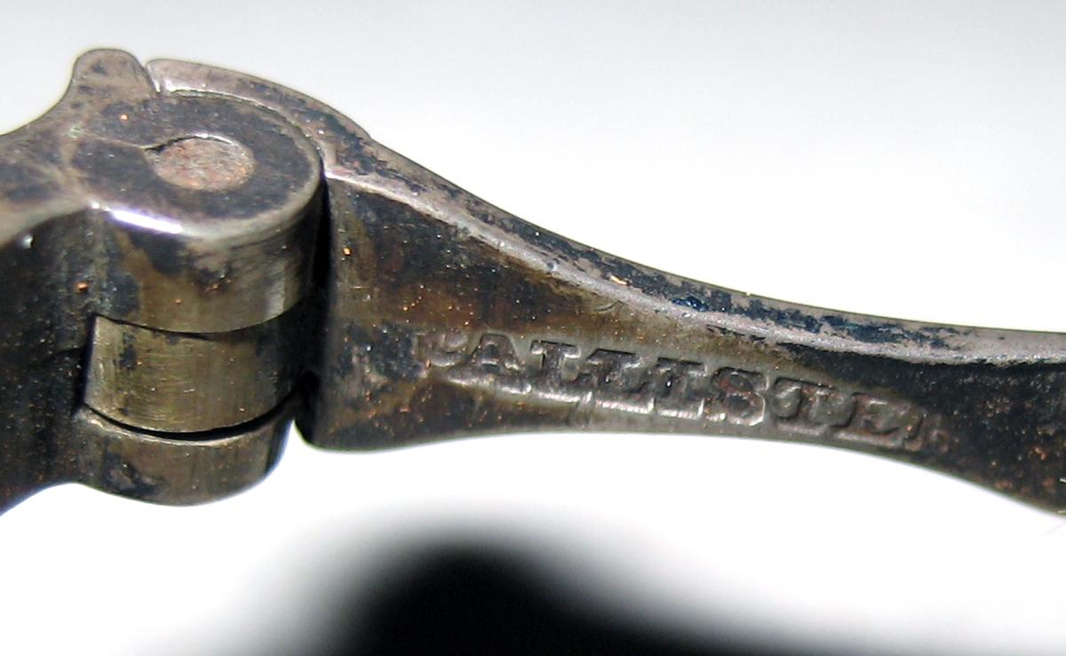 1966.1473 A Silver Spectacles mark 3
