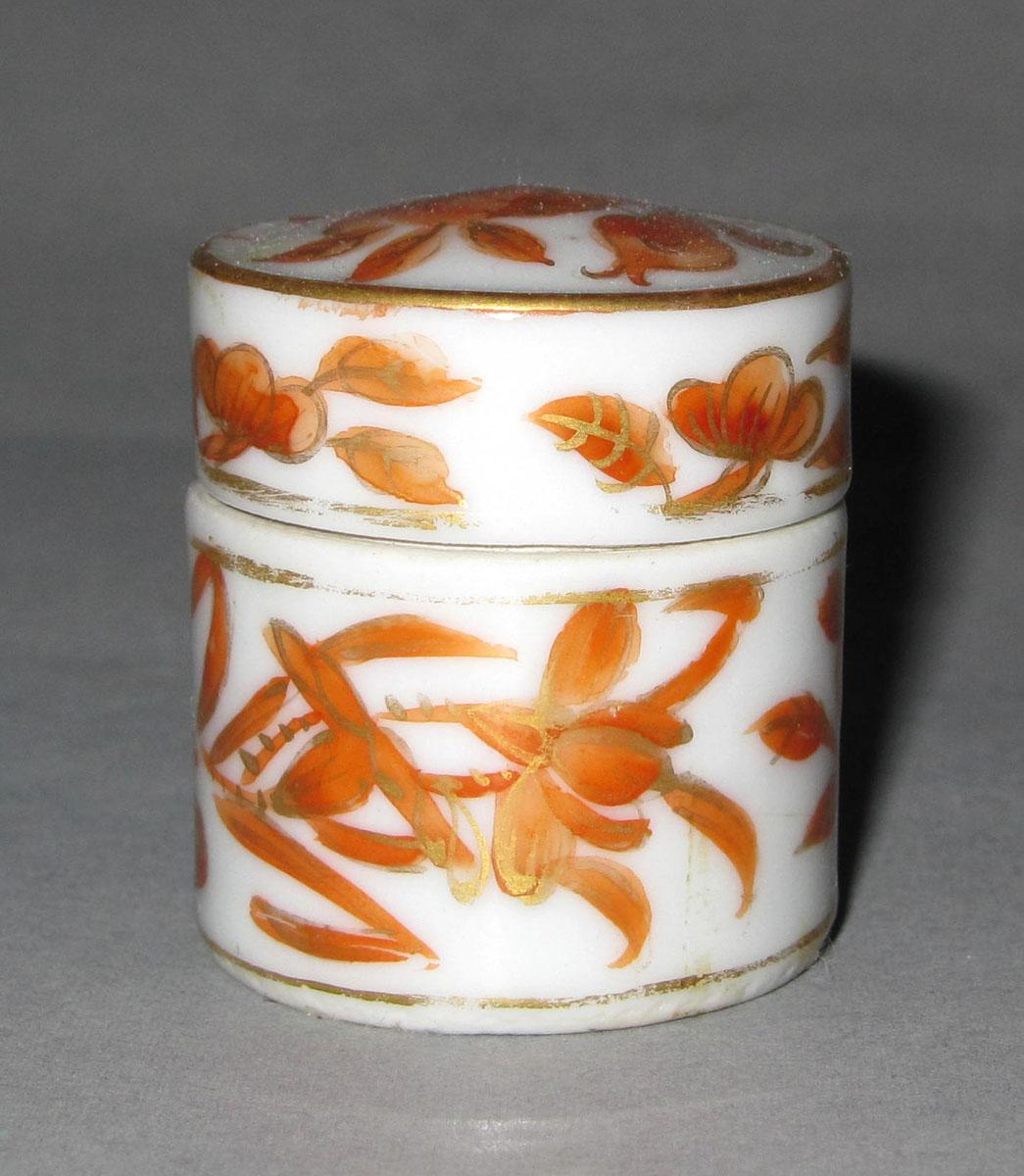 1966.1475 A,B Porcelain jar and cover