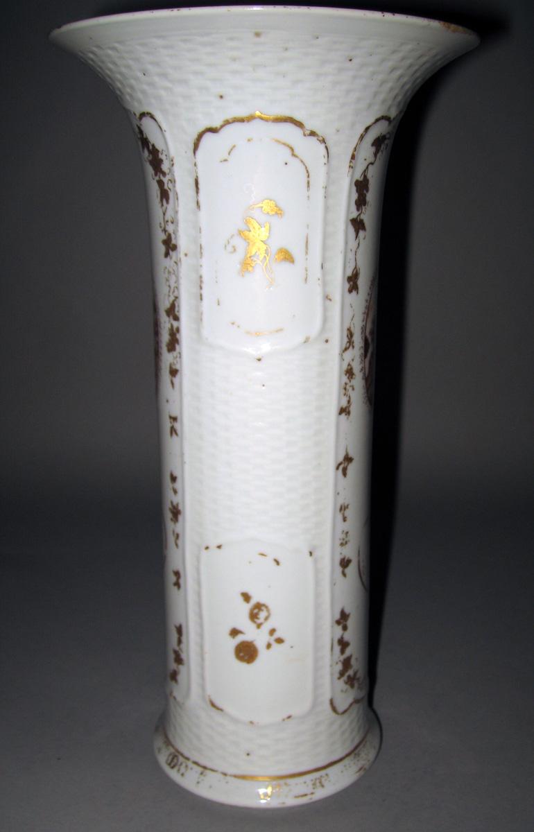 1966.1477.003 Porcelain Vase view 2
