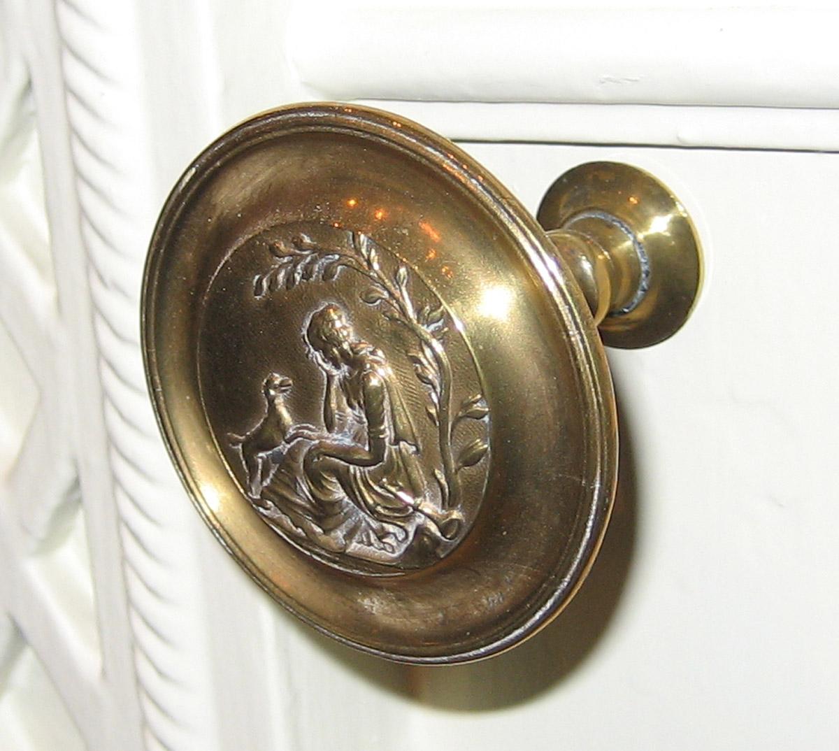 1966.1492.002 Cloak pin