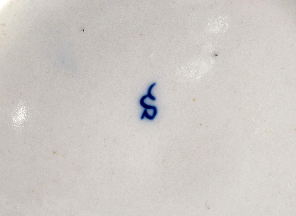 1952.0214 B Saucer (mark)