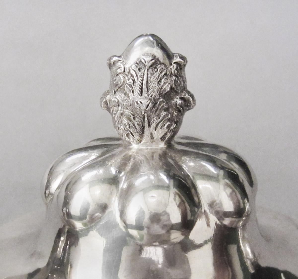 1967.0103.001 Teapot, detail 1