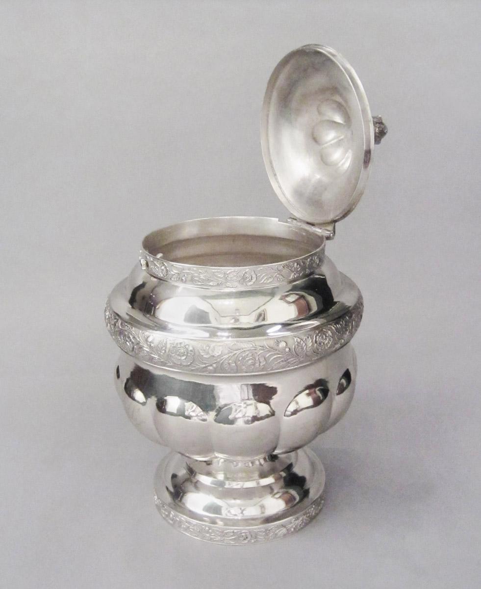 1967.0103.002 Tea canister, view 2