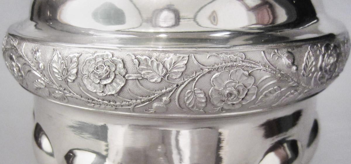 1967.0103.002 Tea canister, detail 2