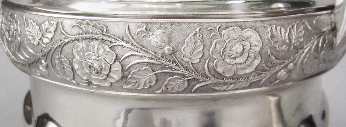 1967.0103.003 A Sugar bowl, detail