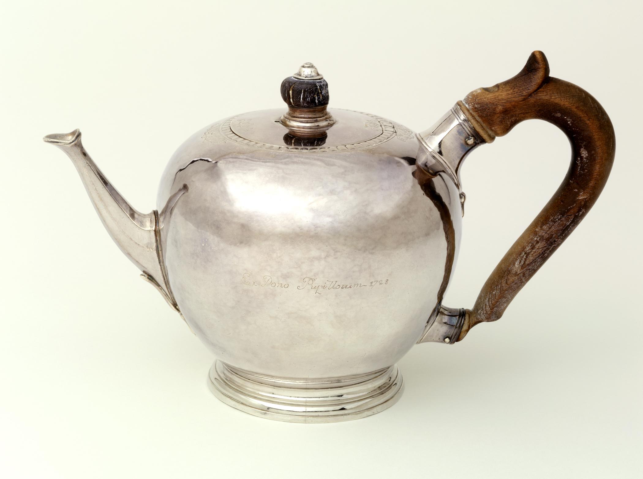 2016.0003 A, B Teapot, view 1