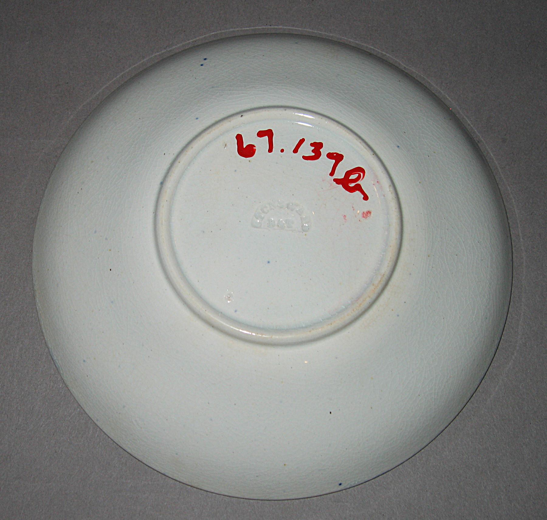 1967.0139 B Spatterware saucer, detail