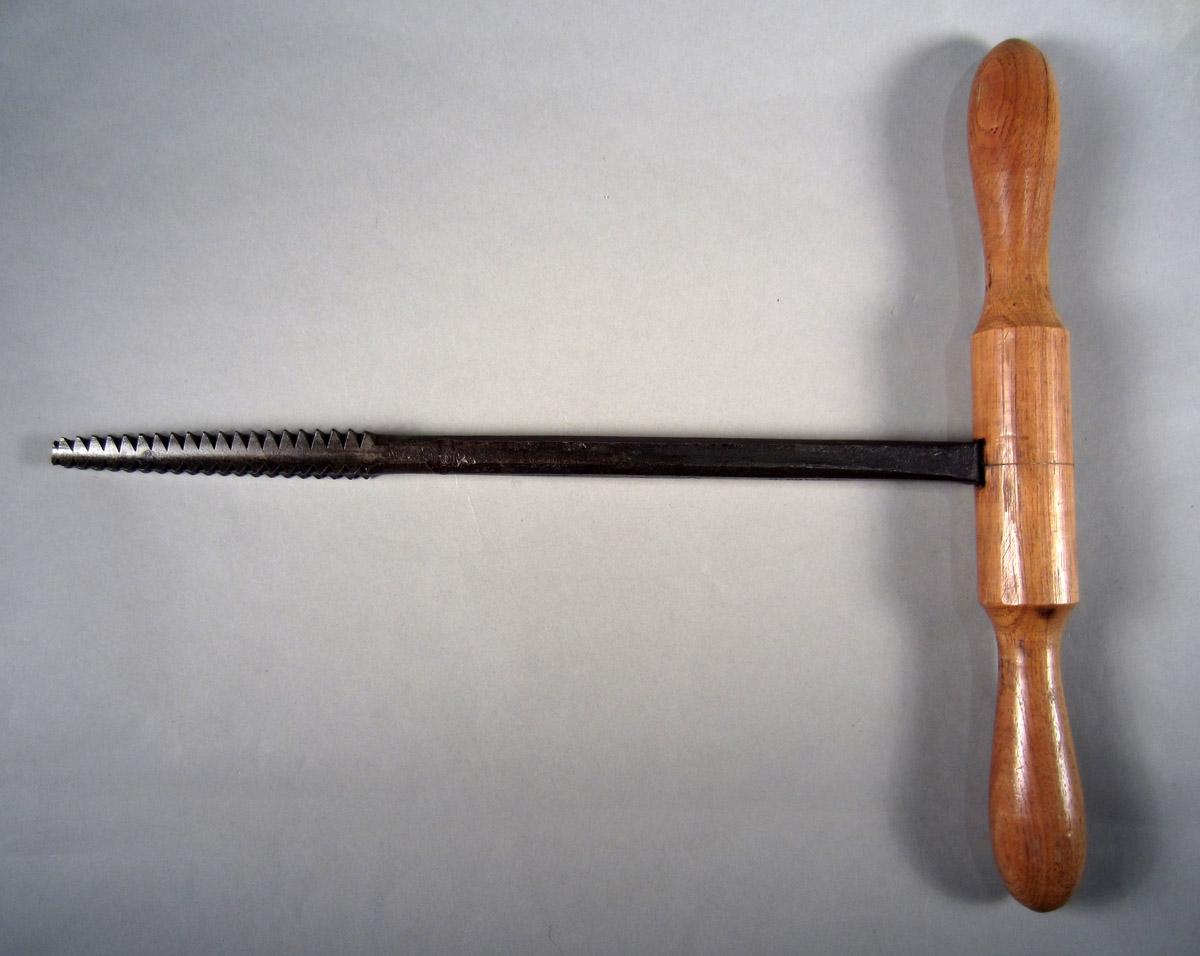 1957.0026.195 Screw tap, View 1