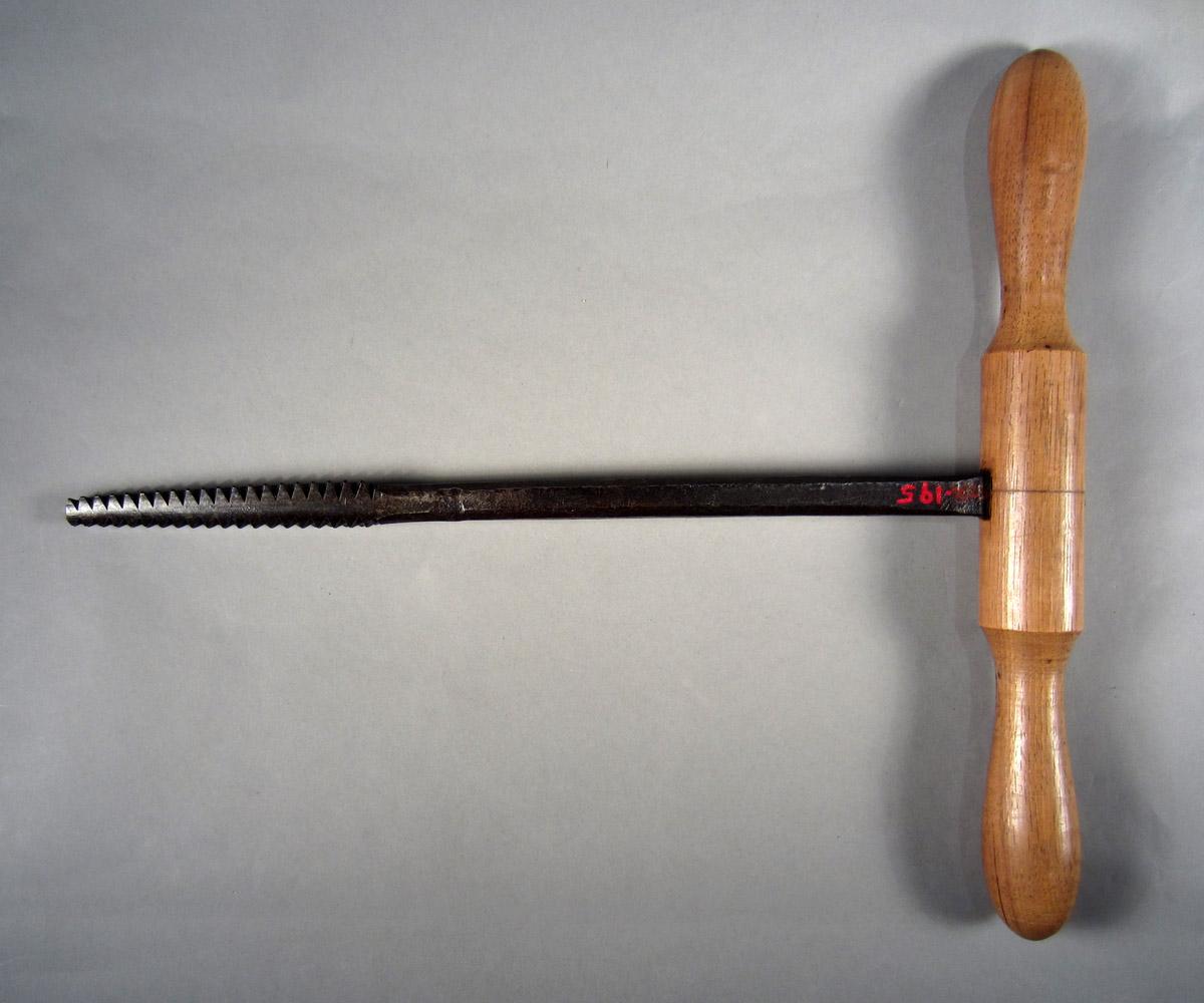 1957.0026.195 Screw tap, View 2