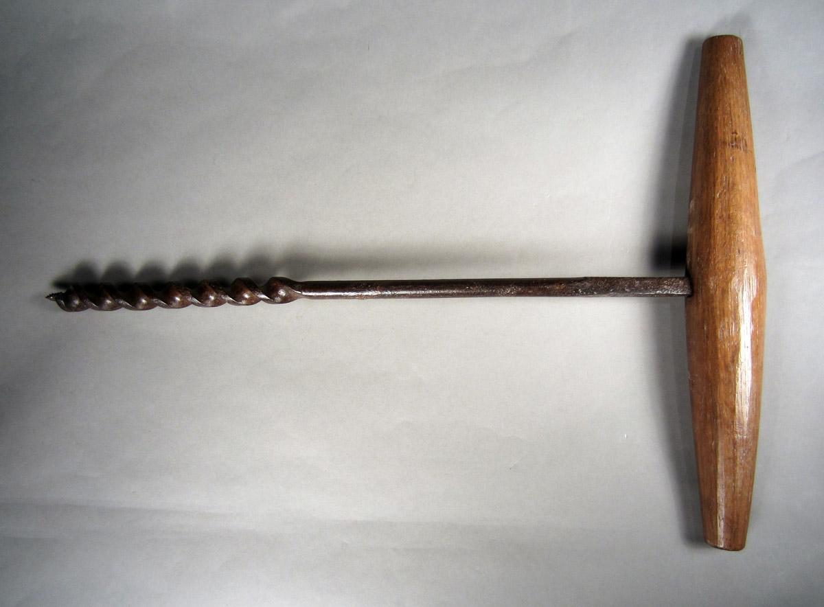 1957.0026.196 Spiral auger, View 1