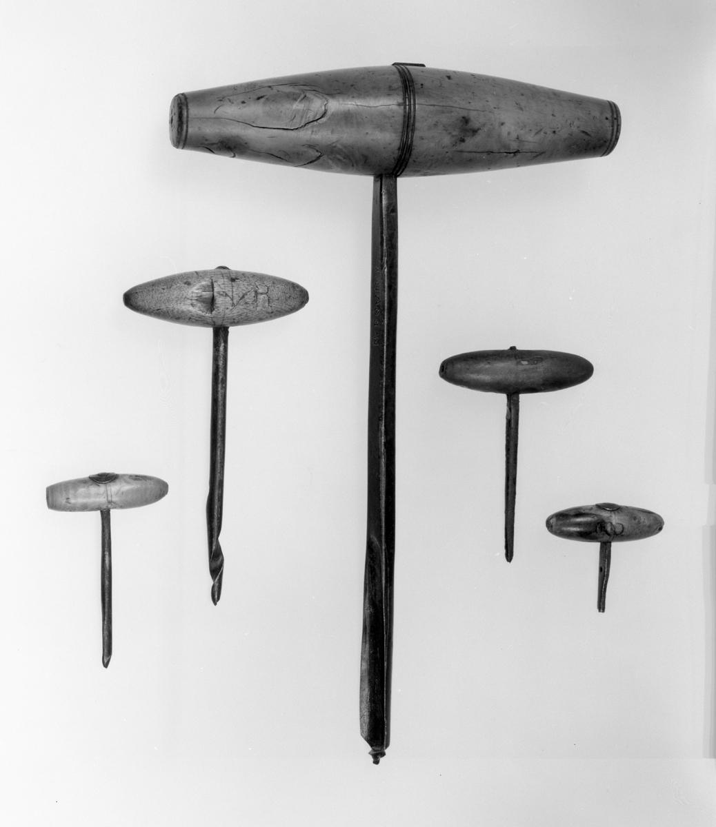 1957.0026.197,.198,.202,.204,.528 Gimlets