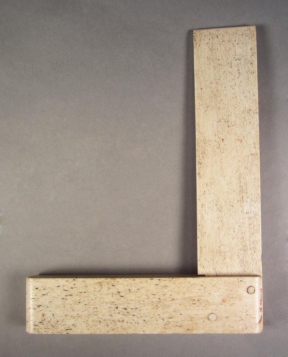 1957.0026.207, Square, side 2