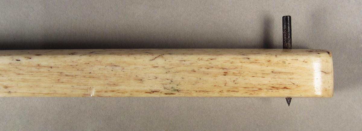 1957.0026.208 A-C, Gauge, stem detail