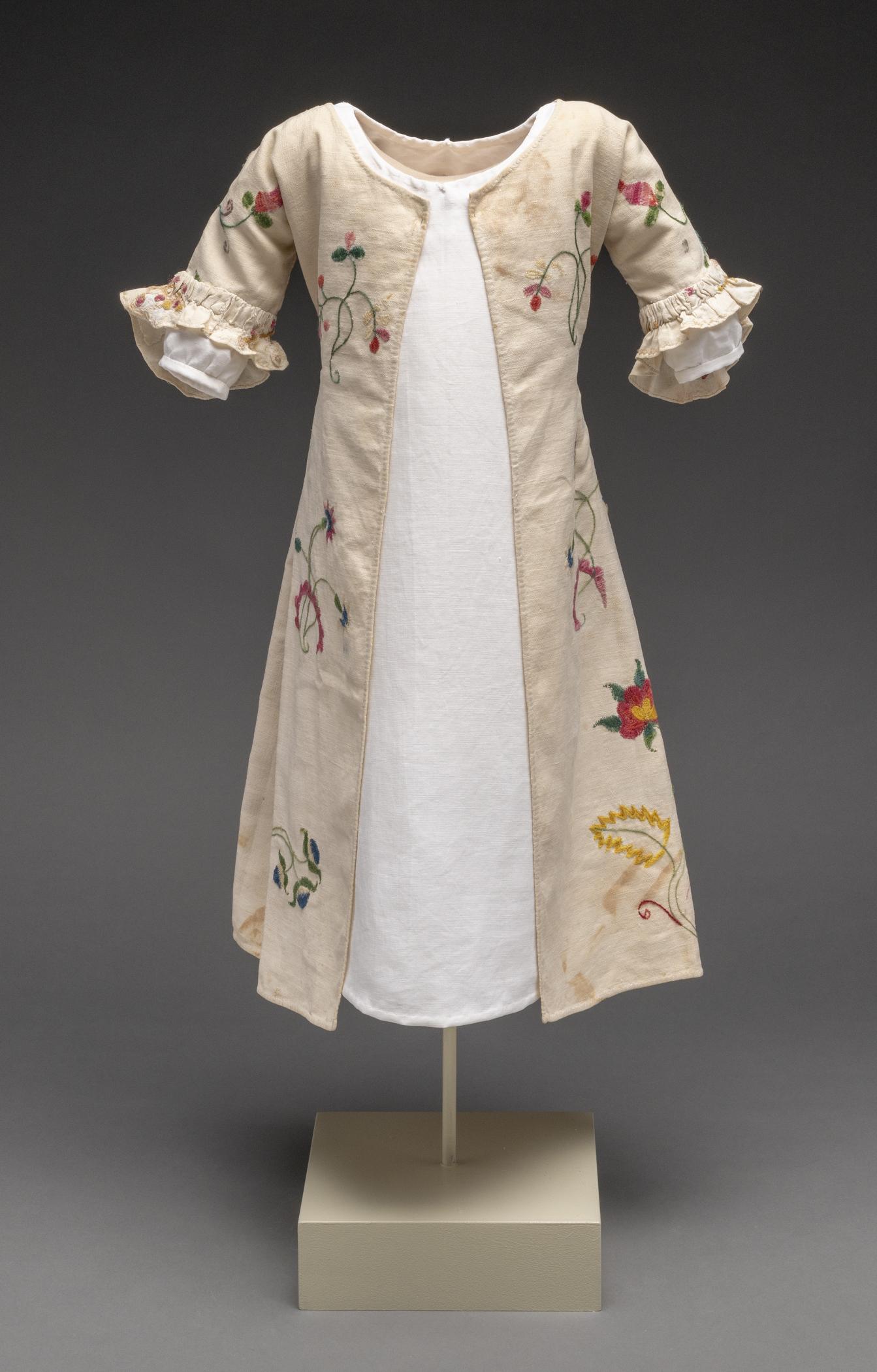 1967.0255 Dress, view 1