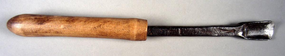 1957.0026.216 Turning gouge, View 2