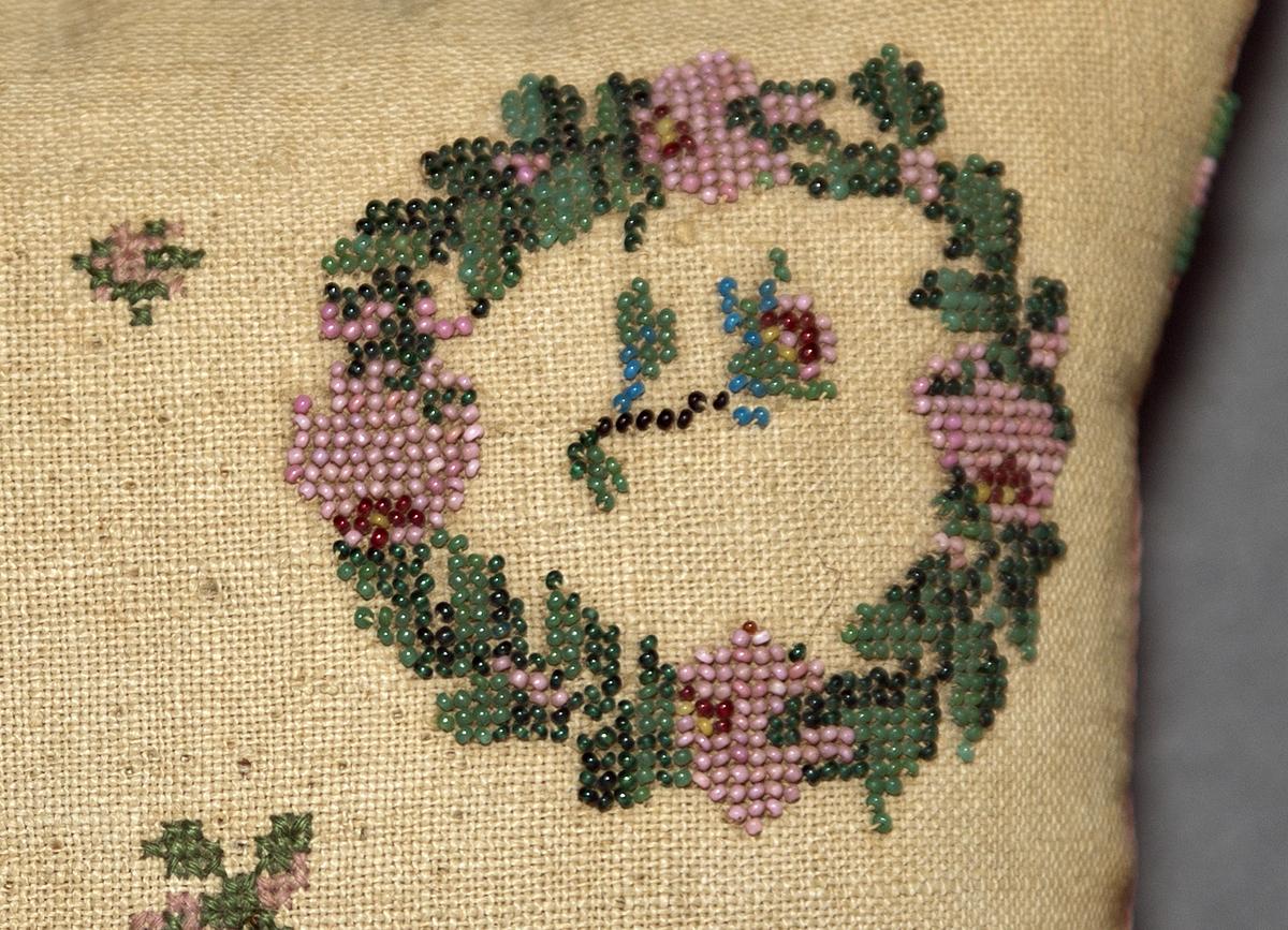 1967.0519 Pincushion, Detail 2