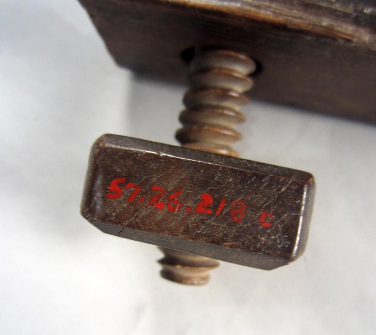 1957.0026.218 A-E Clamp, Detail 2