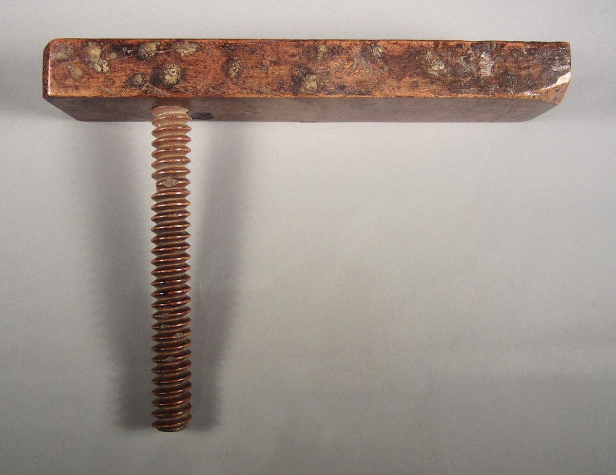 1957.0026.219 A-D Clamp, board with screw, side 2