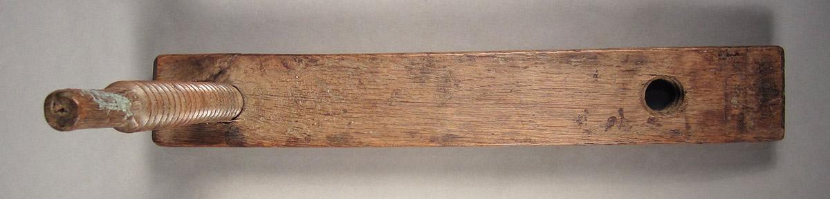 1957.0026.220 A-E, Clamp, piece A side 2