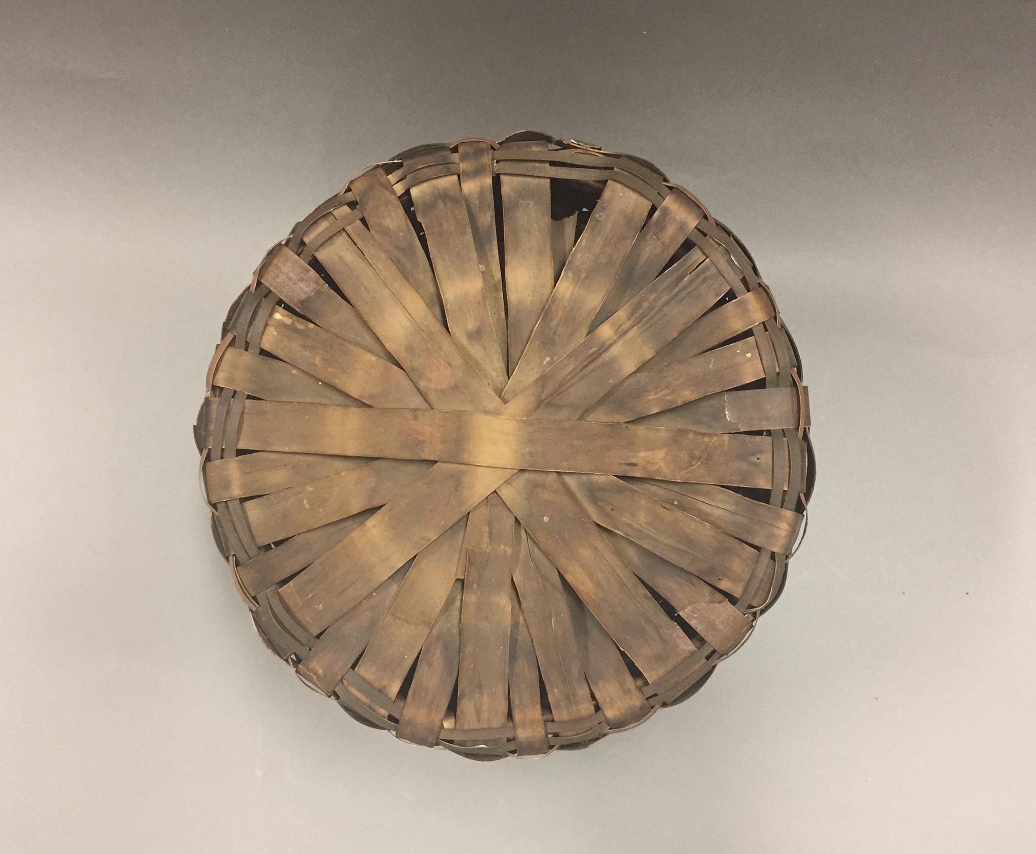 1967.0556 Basket and cover, view 3
