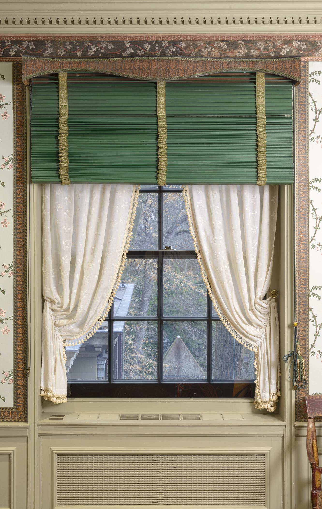 1967.0557.001 Venetian blinds, 1980.0508.002 A, B Window hangings, view 1