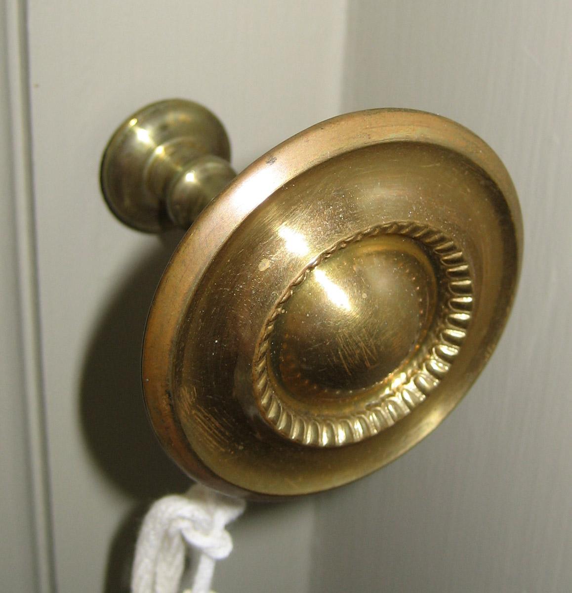 1967.0560.002 Cloak pin