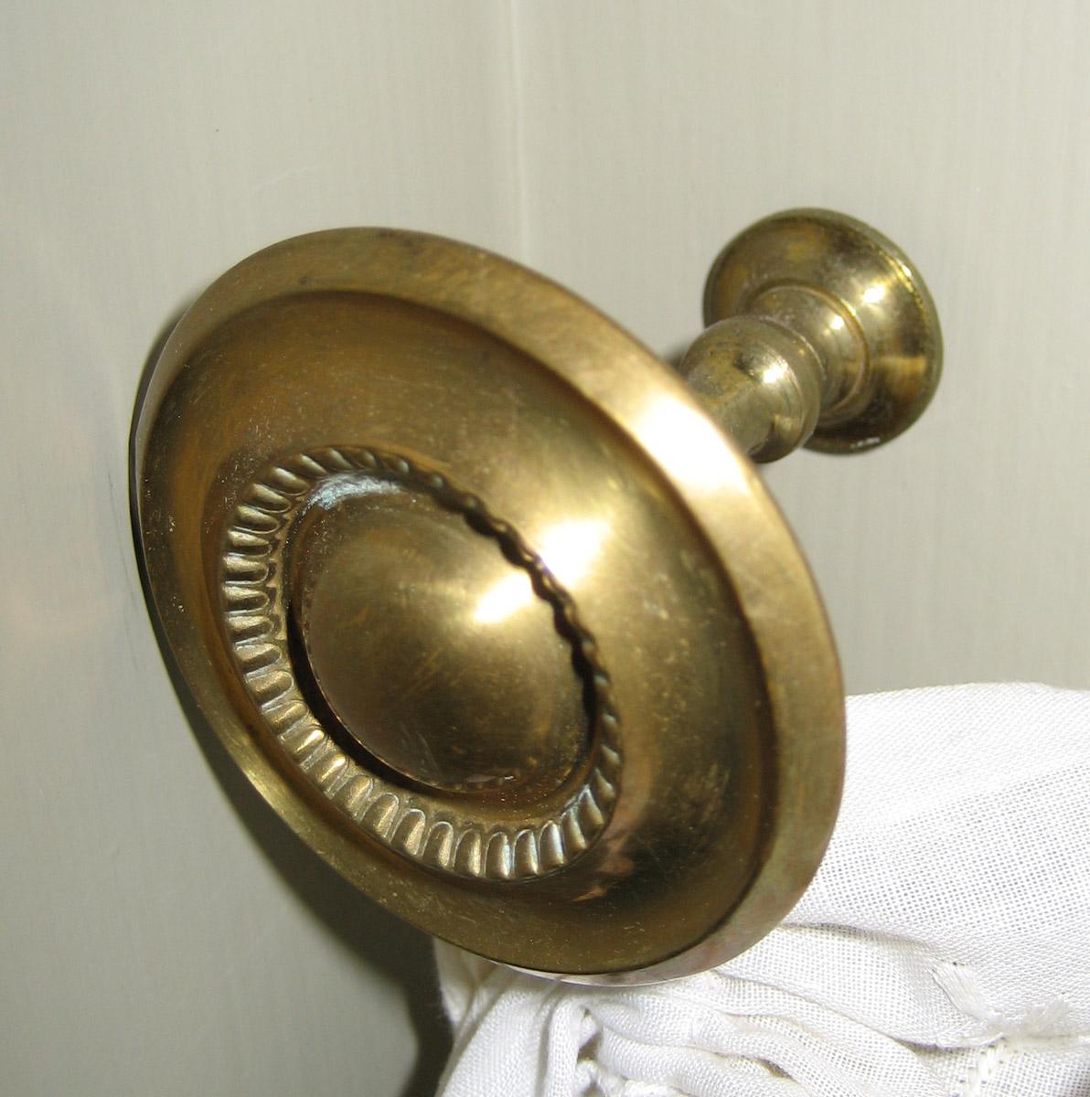 1967.0560.003 Cloak pin