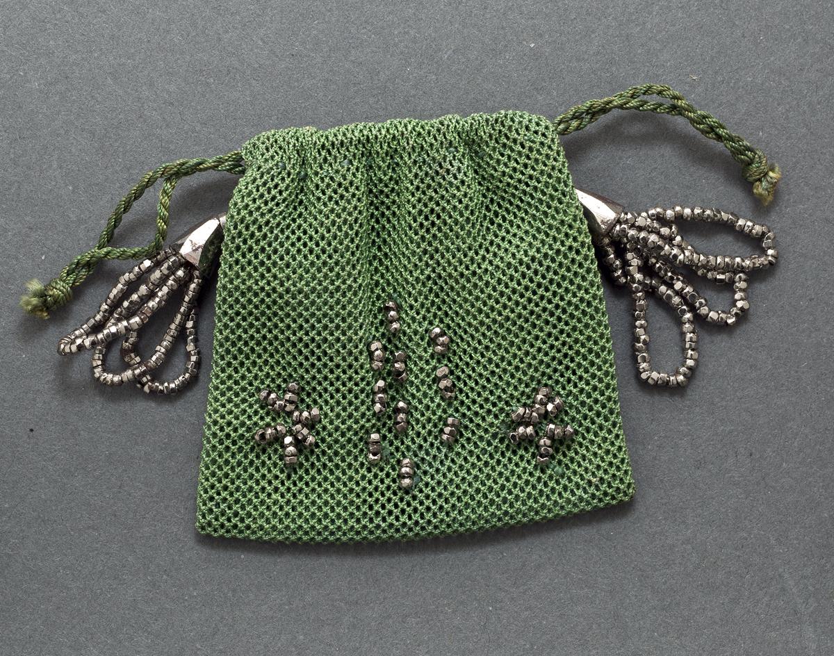 1967.0575 Bag, View 2
