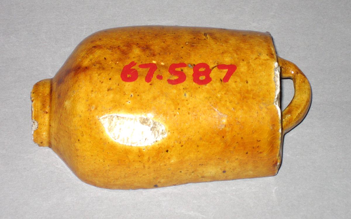 1967.0587 Pan (underside)