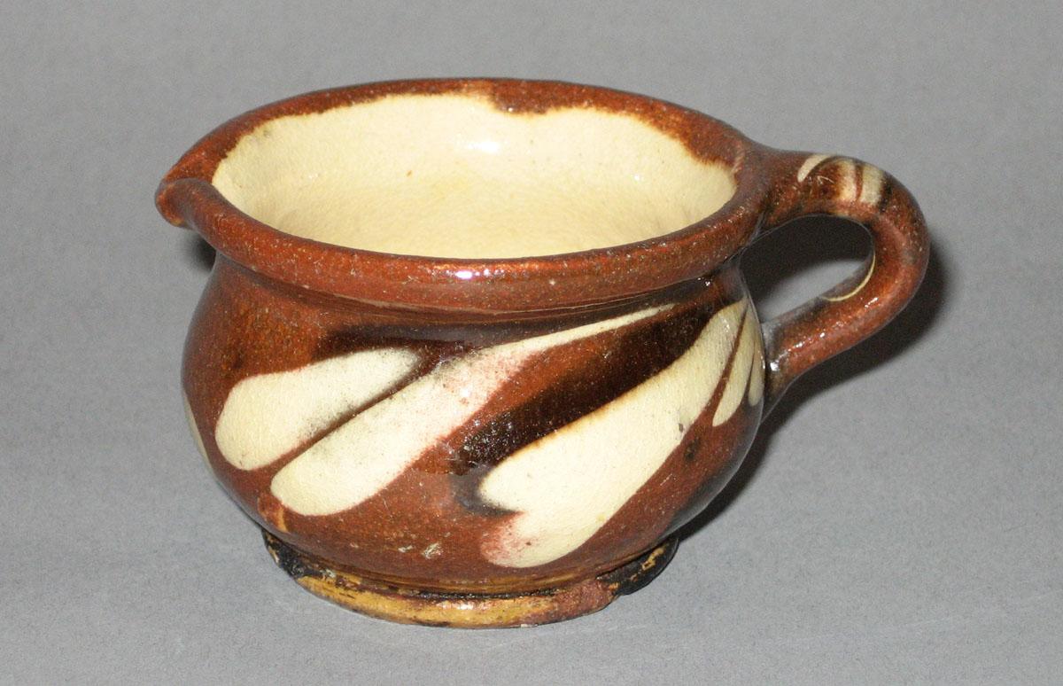 1967.0588 Miniature chamber pot