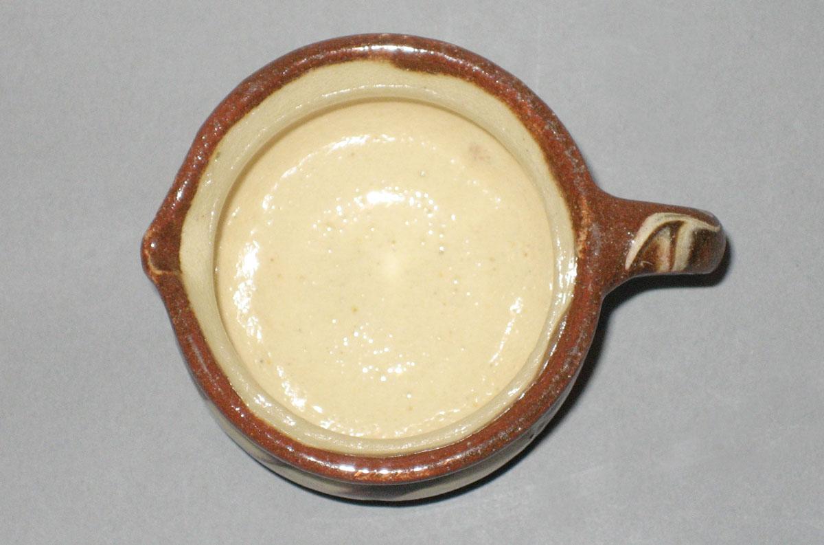 1967.0588 Miniature chamber pot upper