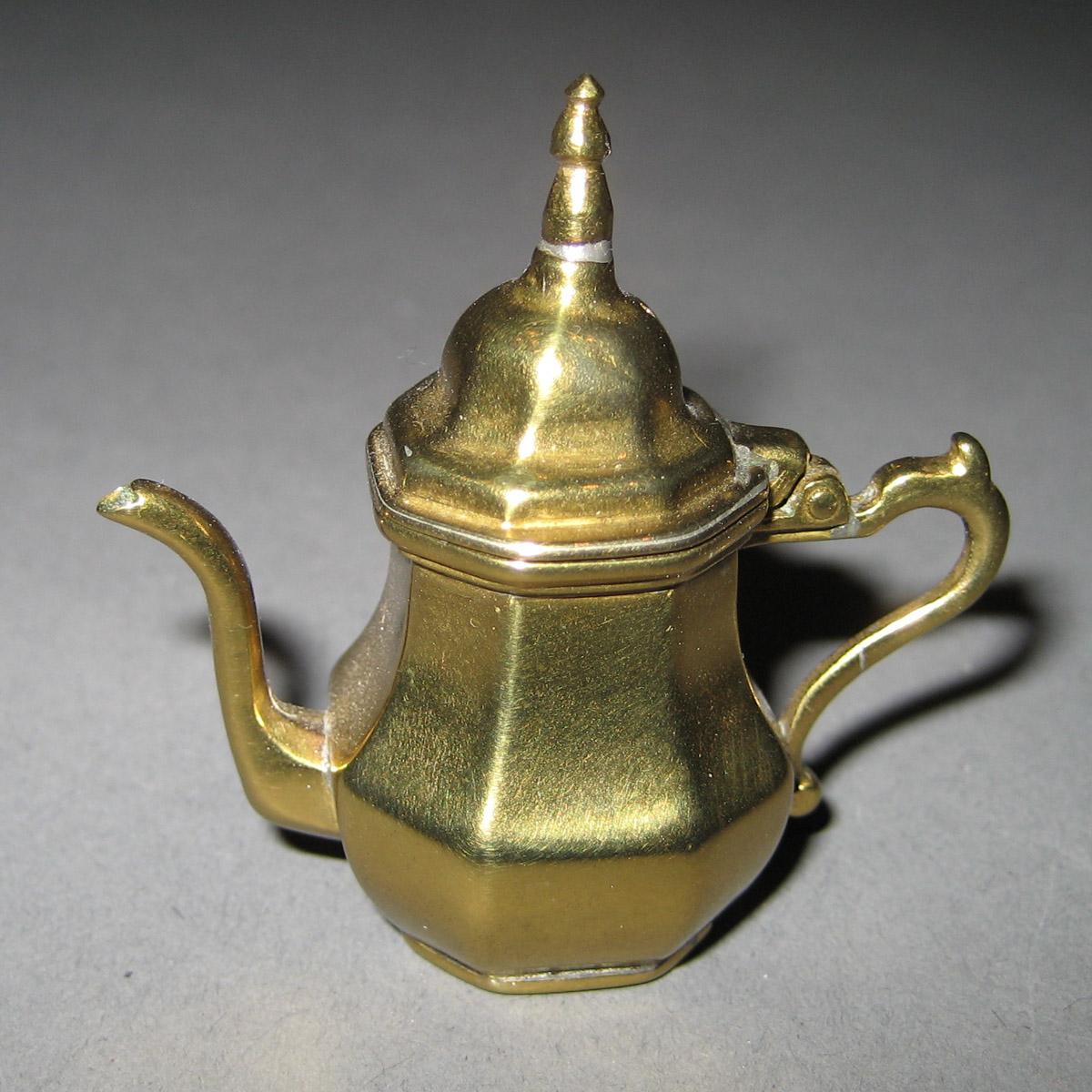 1967.0593 Teapot