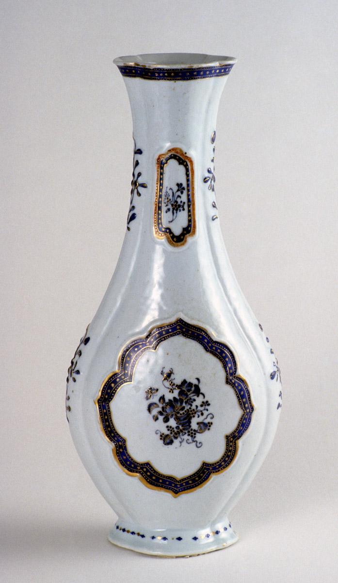 1967.0607.001 Vase