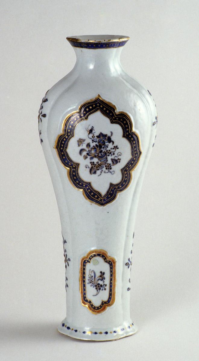 1967.0607.004 Flower container, view 2