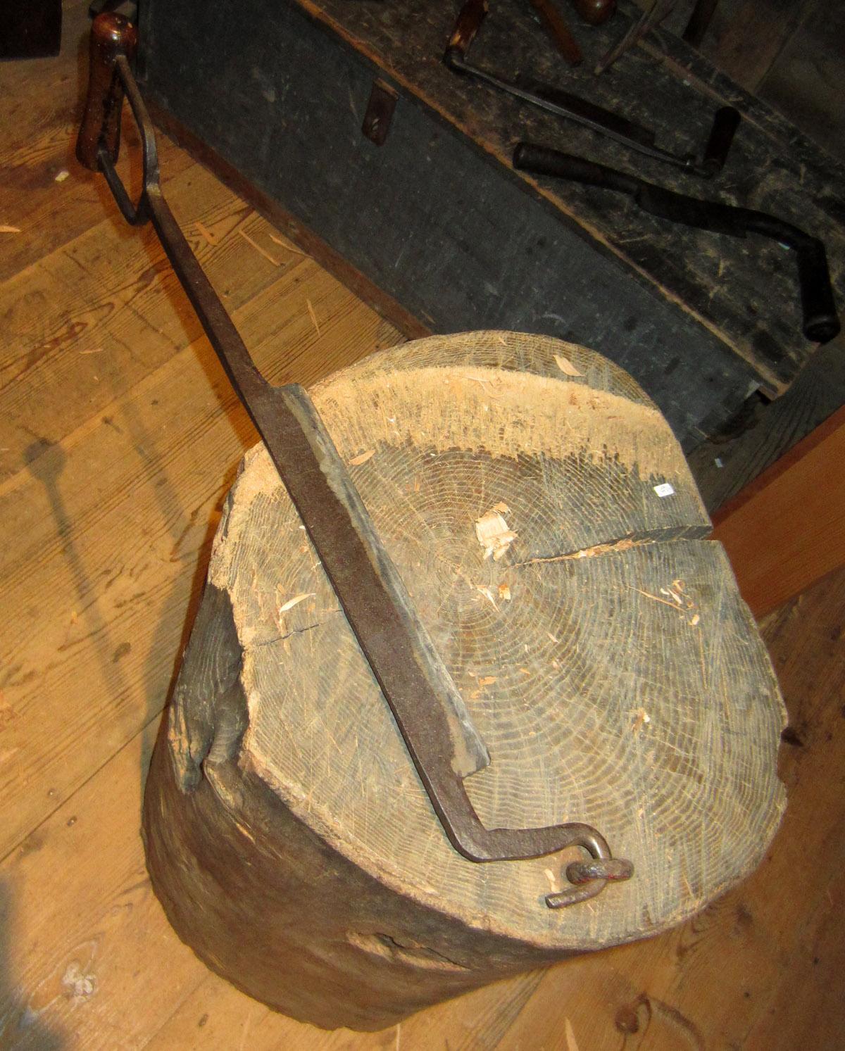 1957.0026.229 A-C Block knife, View top 2