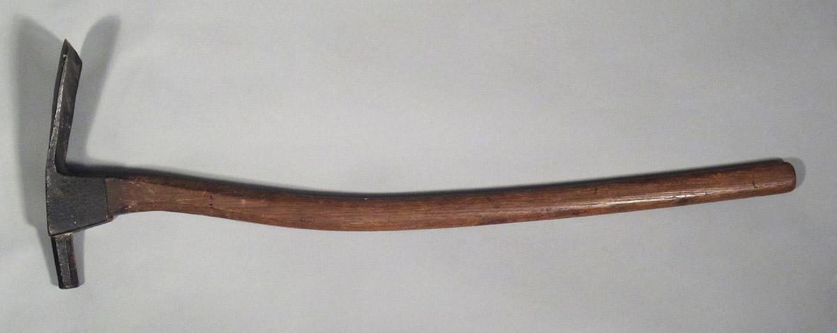 1957.0026.230, Adze, side 2