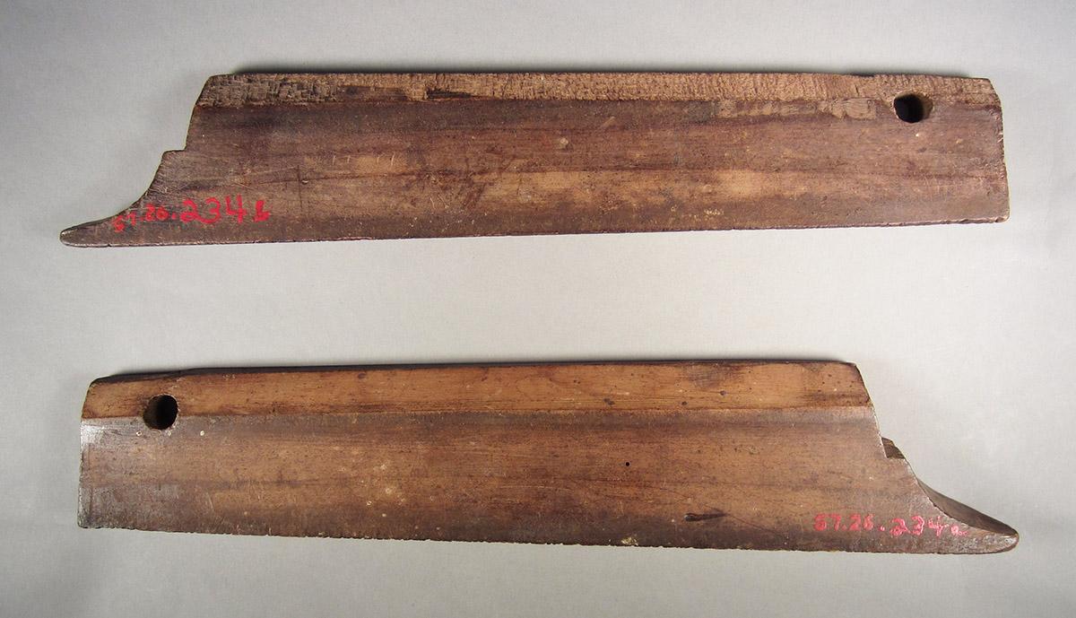 1957.0026.234 Saw clamp, side 1