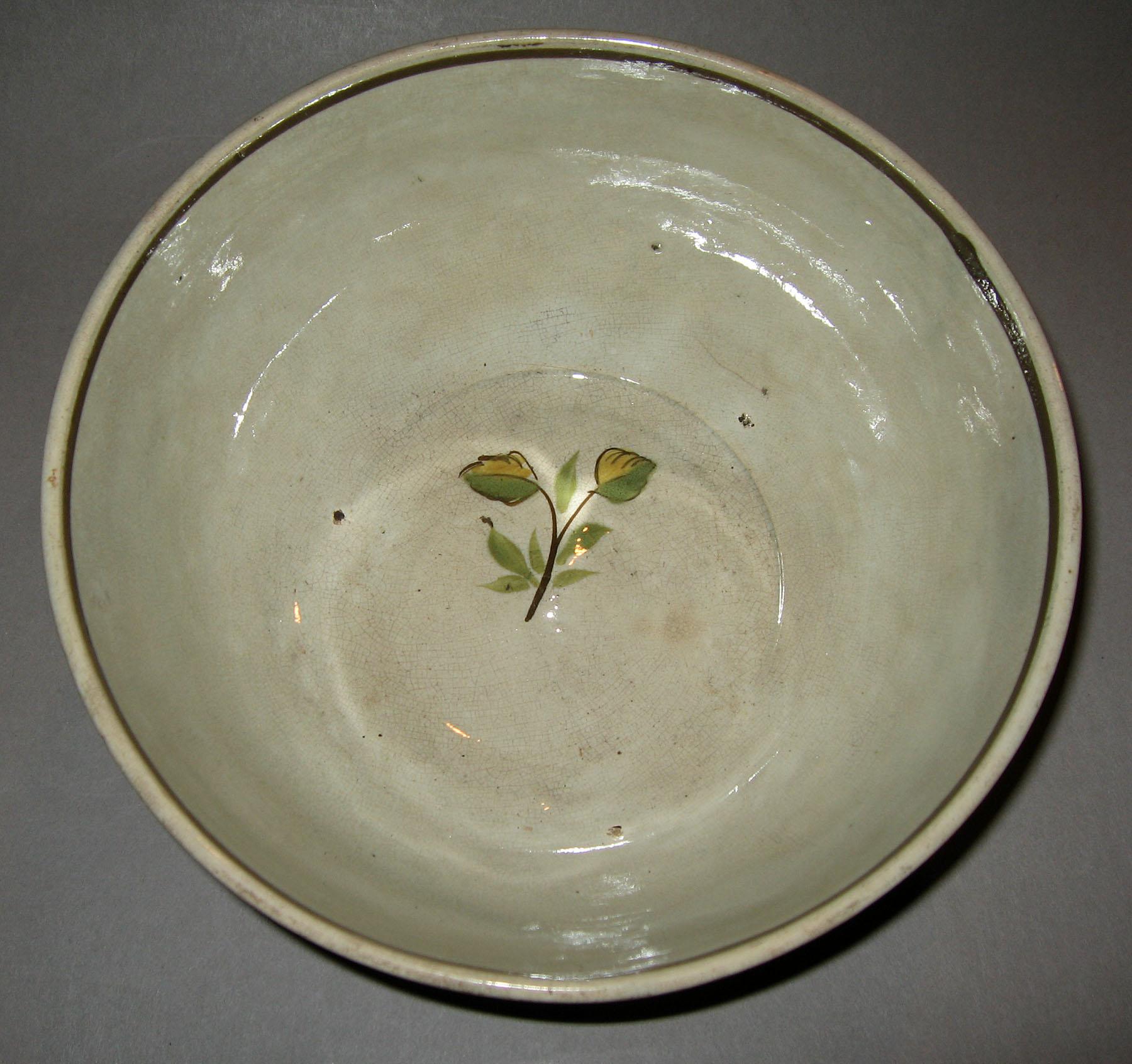 1967.0673 Pearlware peafowl bowl (interior)