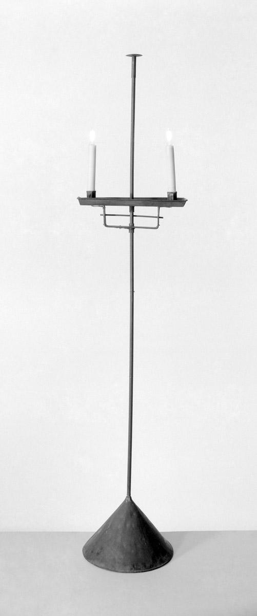 1967.0690 candlestand
