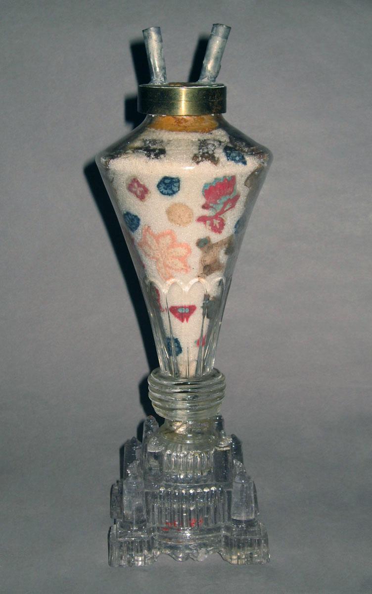 1967.0711.002 Glass oil lamp