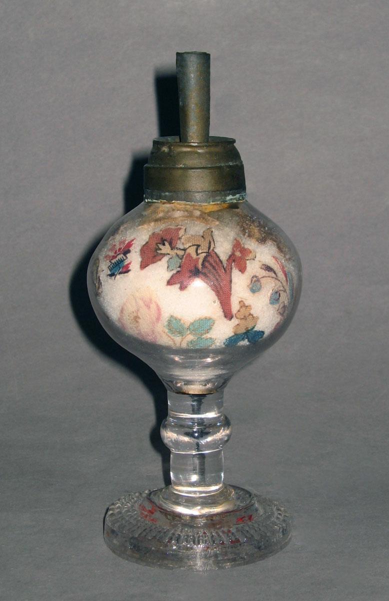 1967.0712.001 Glass oil lamp