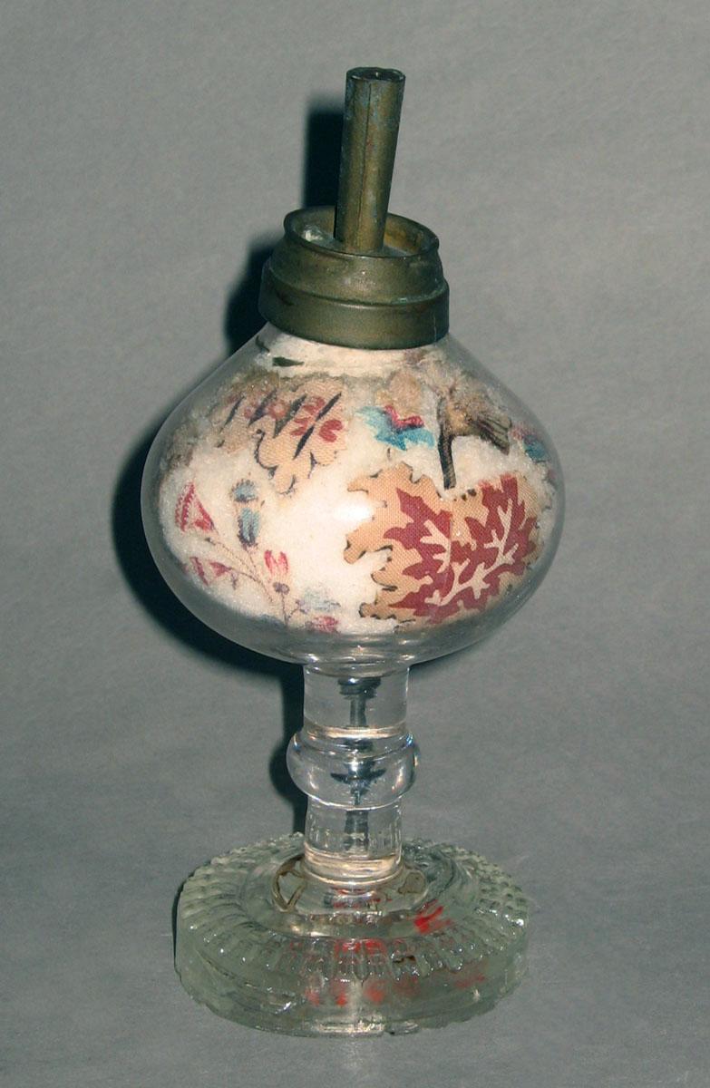 1967.0712.002 Glass oil lamp