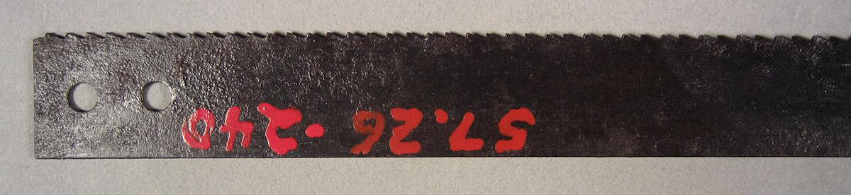 1957.0026.240 Saw blade, edge detail