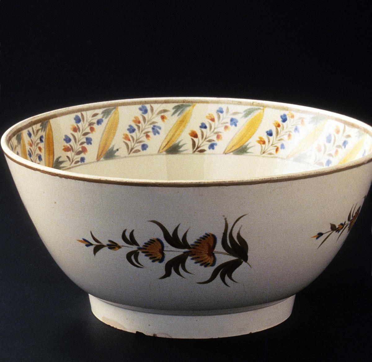 1967.0763 Pearlware bowl