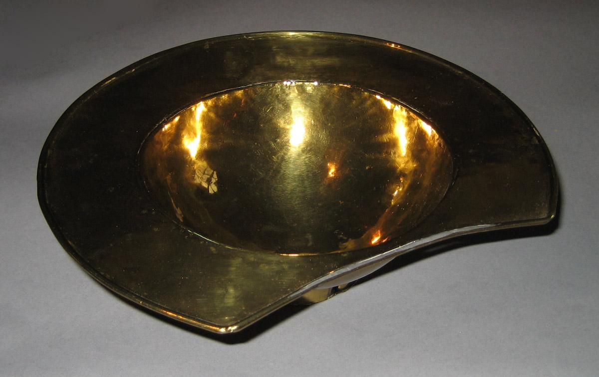 1967.0775 Shaving bowl