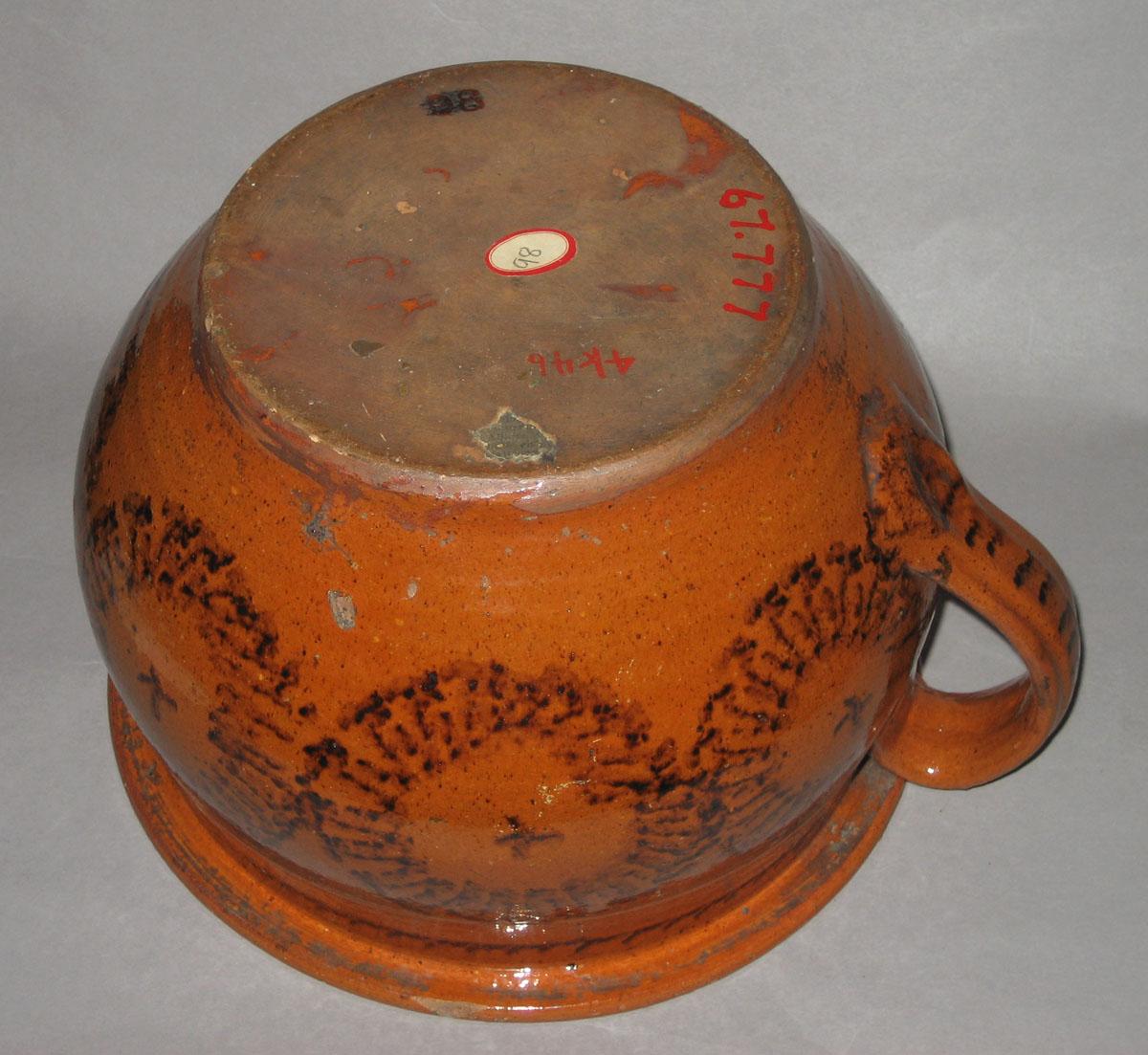 1967.0777 Chamber Pot (bottom)
