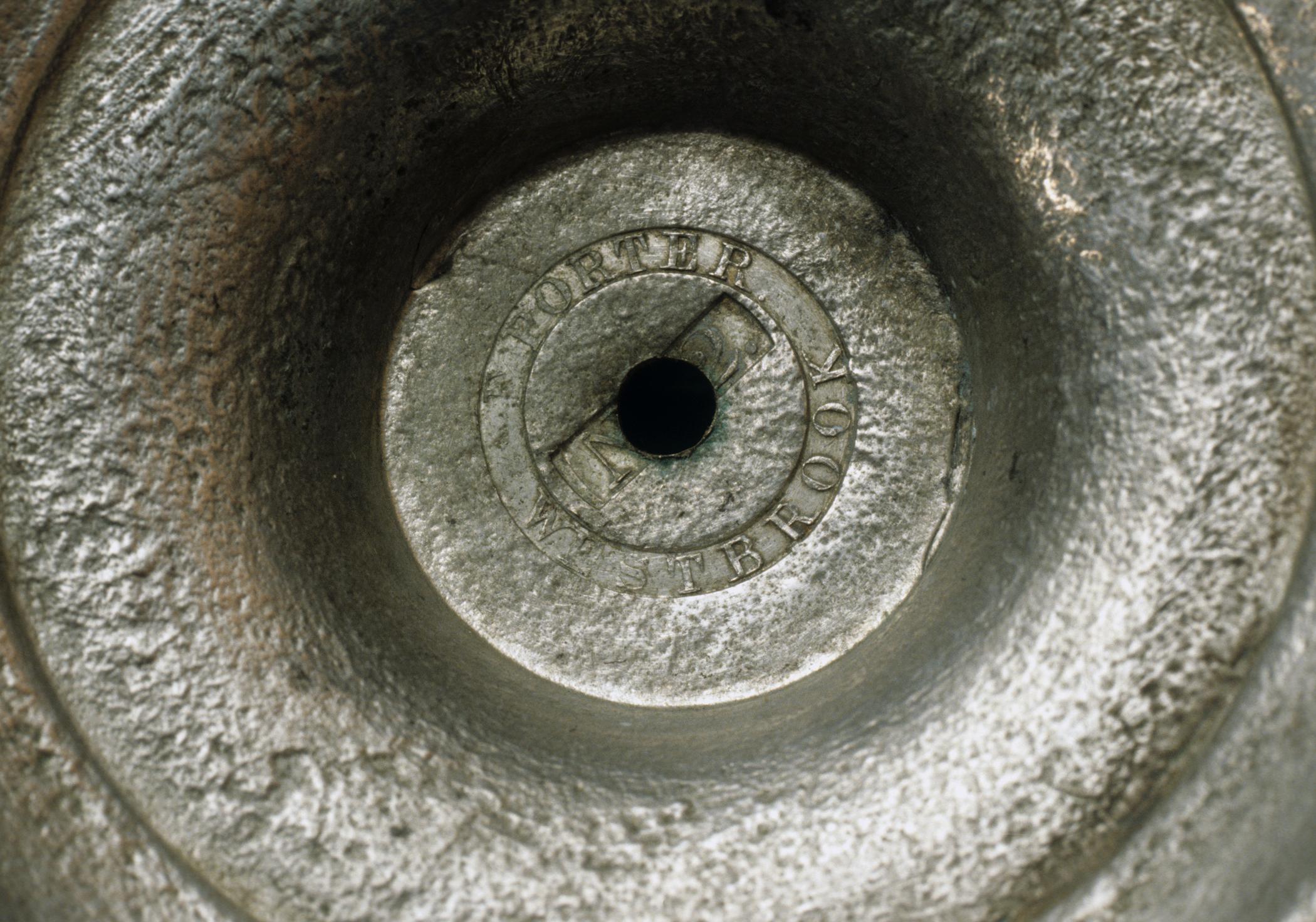 1967.0807 Pewter candlestick (mark)