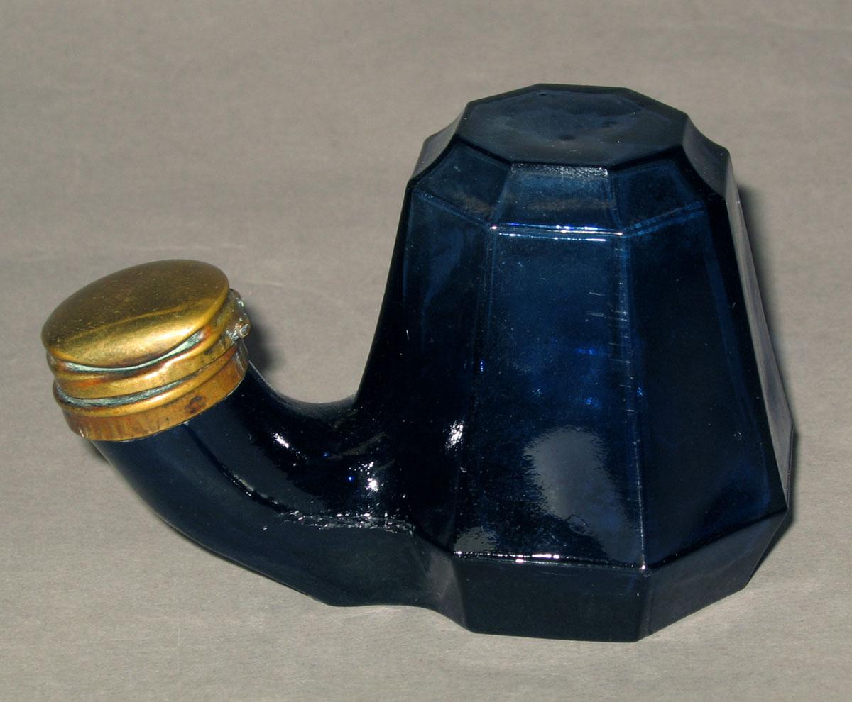 1967.0809 Blue glass inkwell