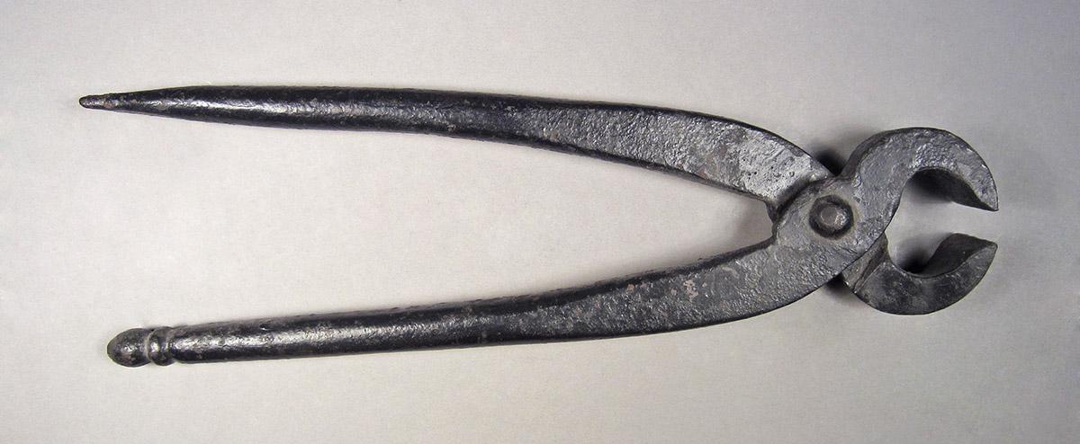 1957.0026.248, carpenter's pincers, side 2