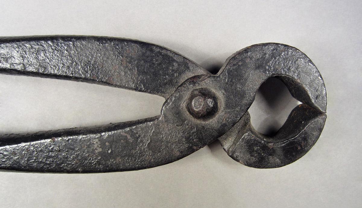 1957.0026.248, carpenter's pincers, jaws 1